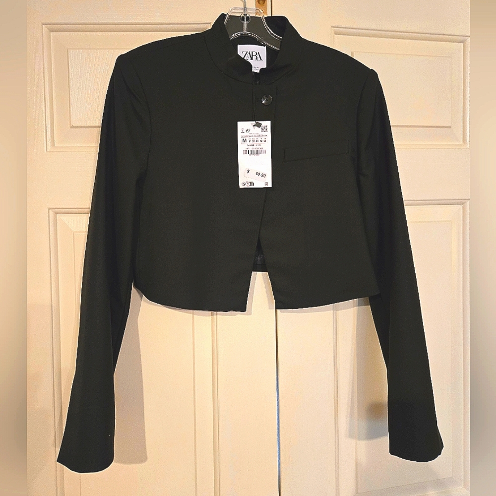 Zara Women's Black Cropped Jacket